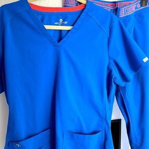 Med couture blue scrub set in size Large